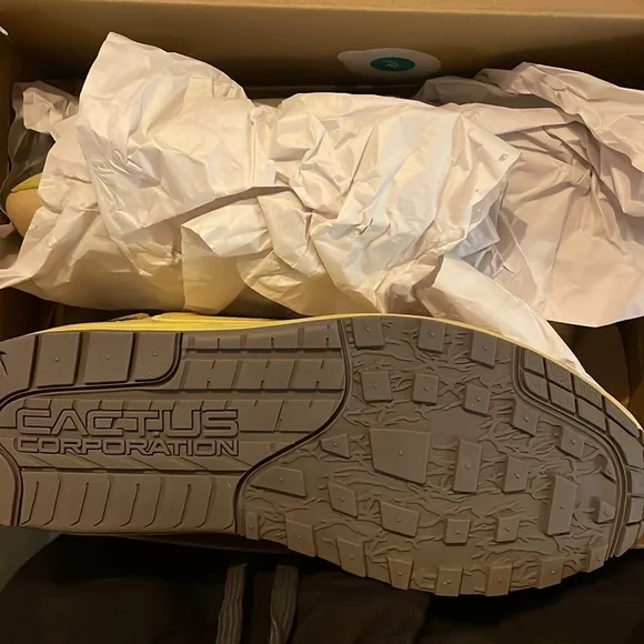 Travis Scott x Air Max 1 'Saturn Gold' - Picture 5 of 9